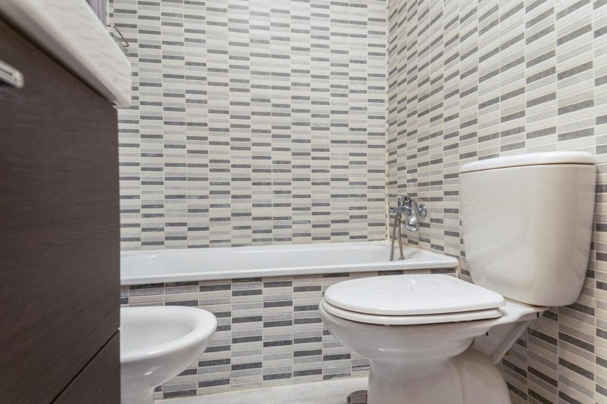 -Malagasunapts- Modern Citycentre Pool&Parking Εξωτερικό φωτογραφία