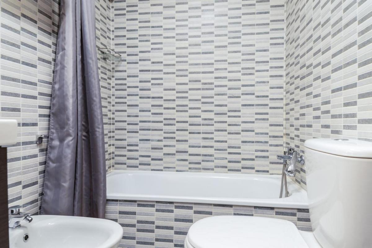 -Malagasunapts- Modern Citycentre Pool&Parking Εξωτερικό φωτογραφία