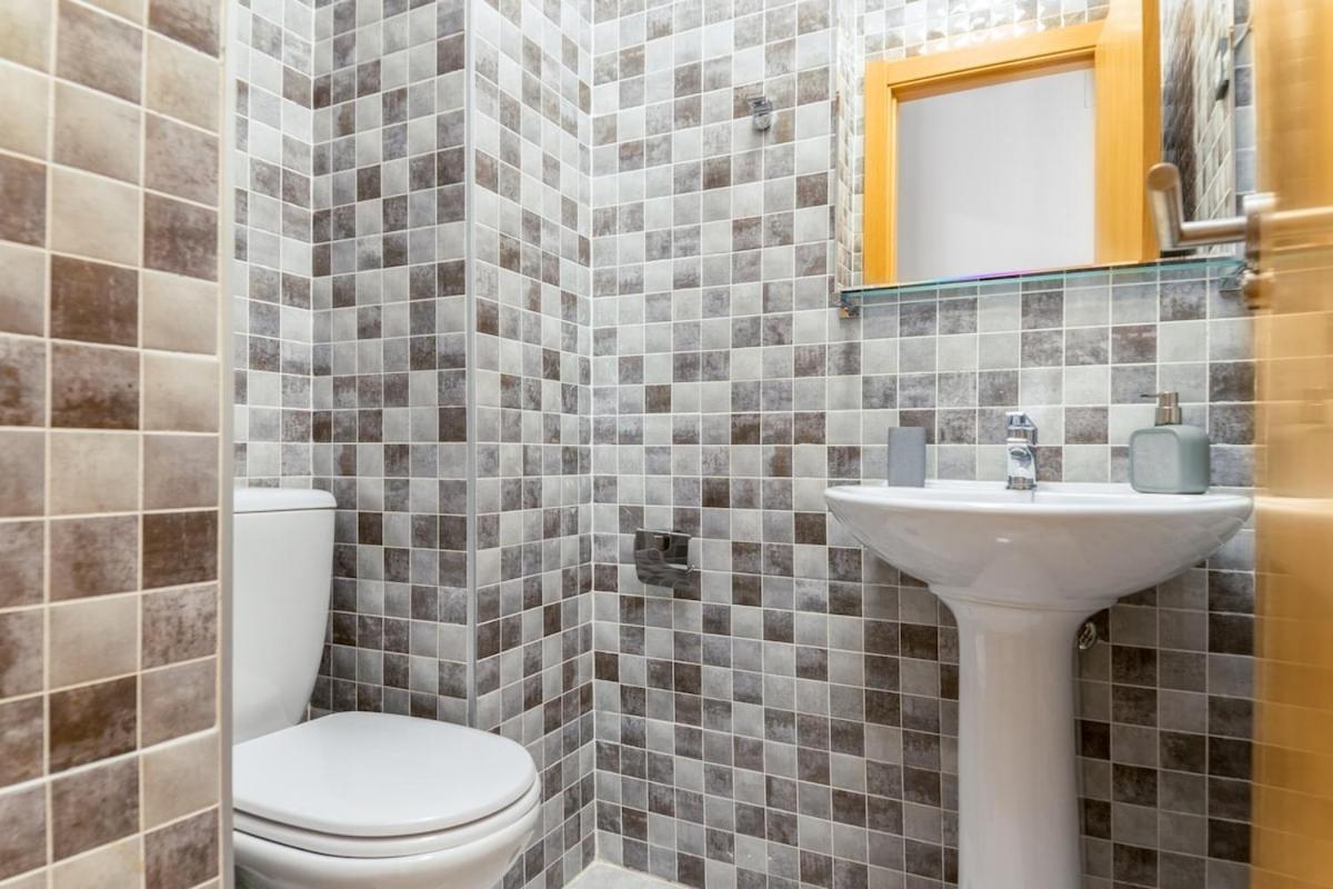 -Malagasunapts- Modern Citycentre Pool&Parking Εξωτερικό φωτογραφία